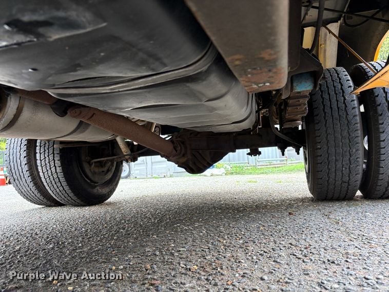 image for item EC8266 1999 Chevrolet C3500 pickup truck