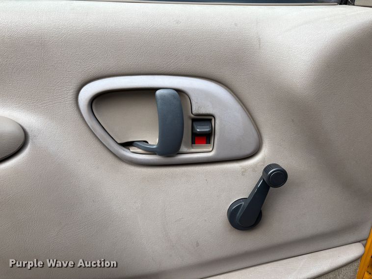 image for item EC8266 1999 Chevrolet C3500 pickup truck