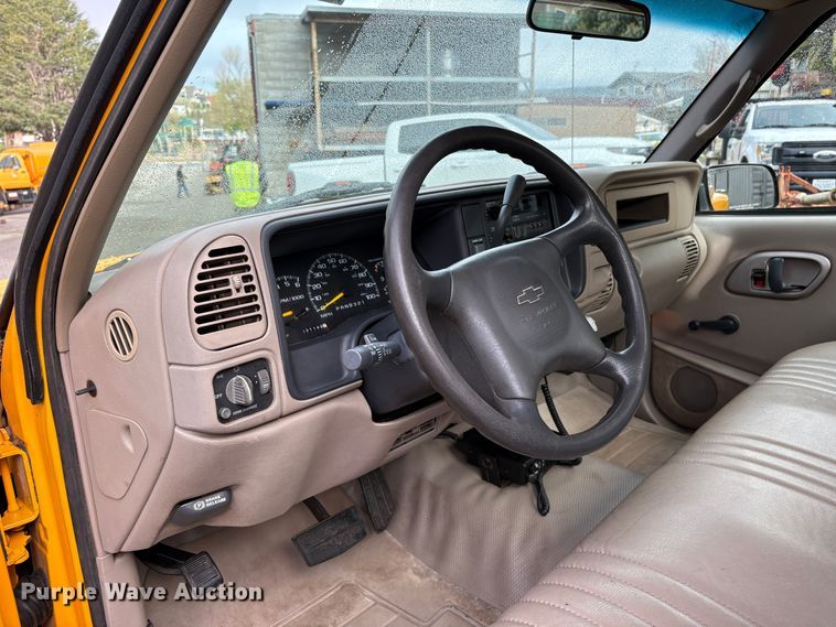 image for item EC8266 1999 Chevrolet C3500 pickup truck