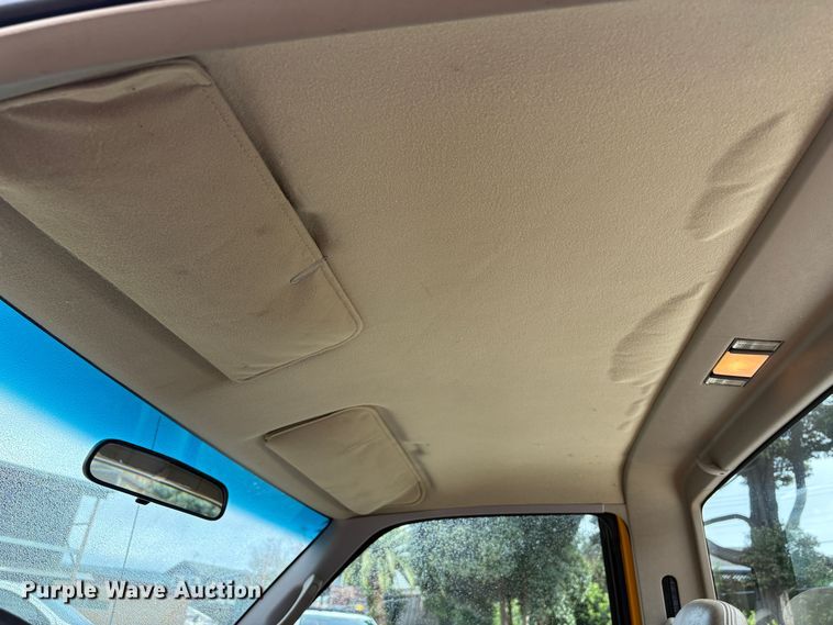 image for item EC8266 1999 Chevrolet C3500 pickup truck