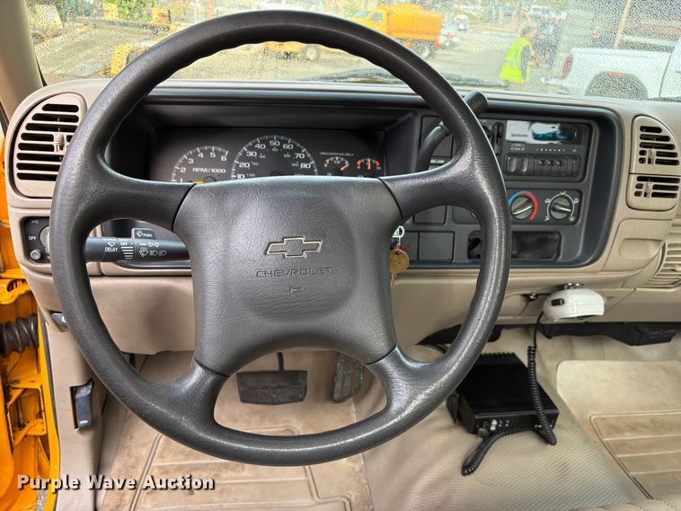 image for item EC8266 1999 Chevrolet C3500 pickup truck