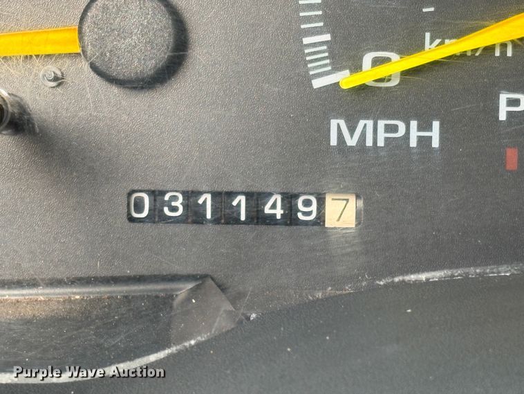 image for item EC8266 1999 Chevrolet C3500 pickup truck