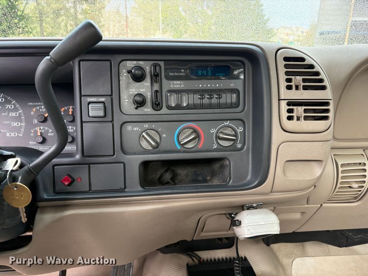 image for item EC8266 1999 Chevrolet C3500 pickup truck