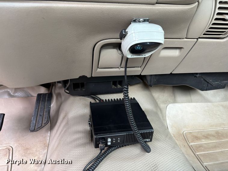 image for item EC8266 1999 Chevrolet C3500 pickup truck