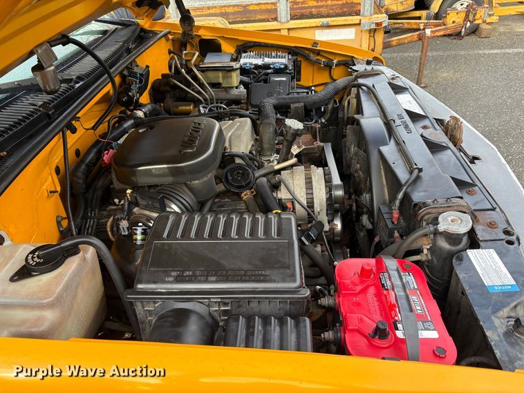 image for item EC8266 1999 Chevrolet C3500 pickup truck