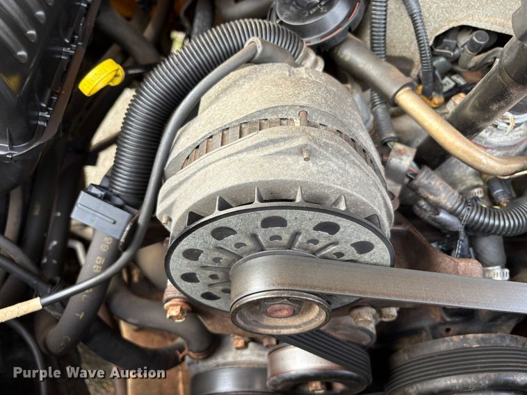 image for item EC8266 1999 Chevrolet C3500 pickup truck