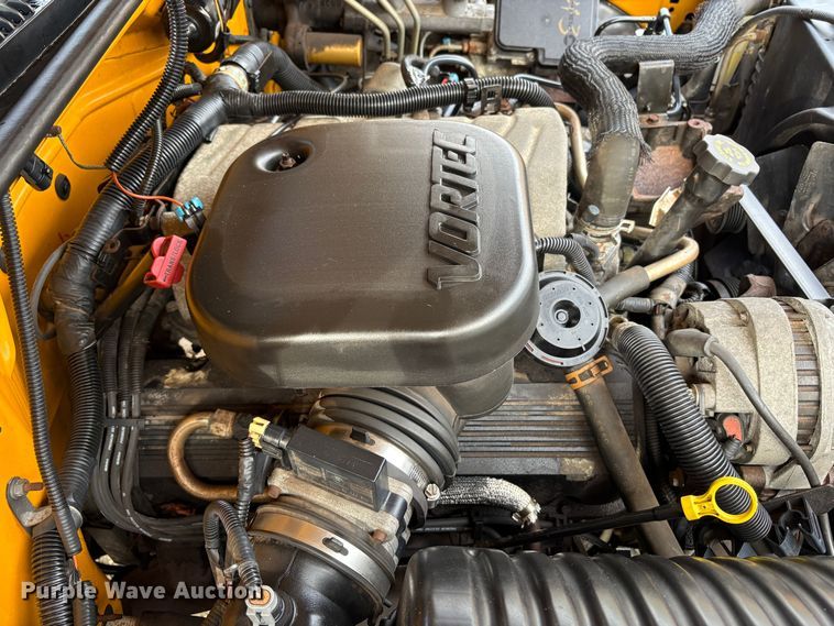 image for item EC8266 1999 Chevrolet C3500 pickup truck