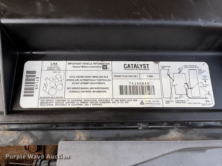 image for item EC8266 1999 Chevrolet C3500 pickup truck