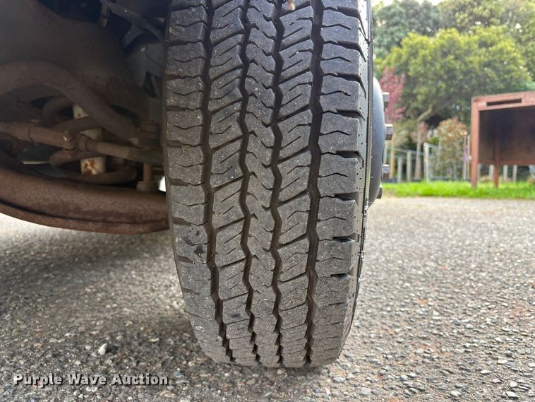 image for item EC8266 1999 Chevrolet C3500 pickup truck