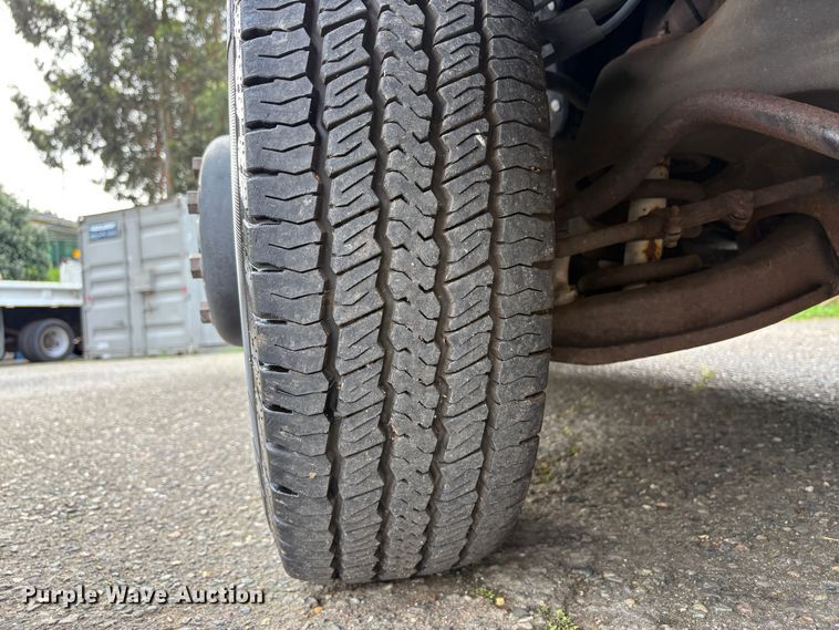 image for item EC8266 1999 Chevrolet C3500 pickup truck