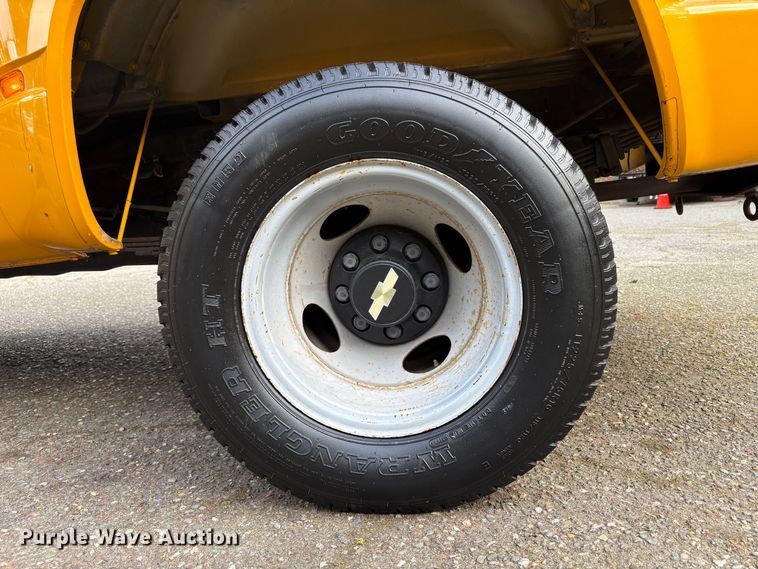 image for item EC8266 1999 Chevrolet C3500 pickup truck
