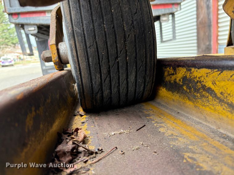 image for item EC8267 2008 Hustler 4600 ZTR lawn mower