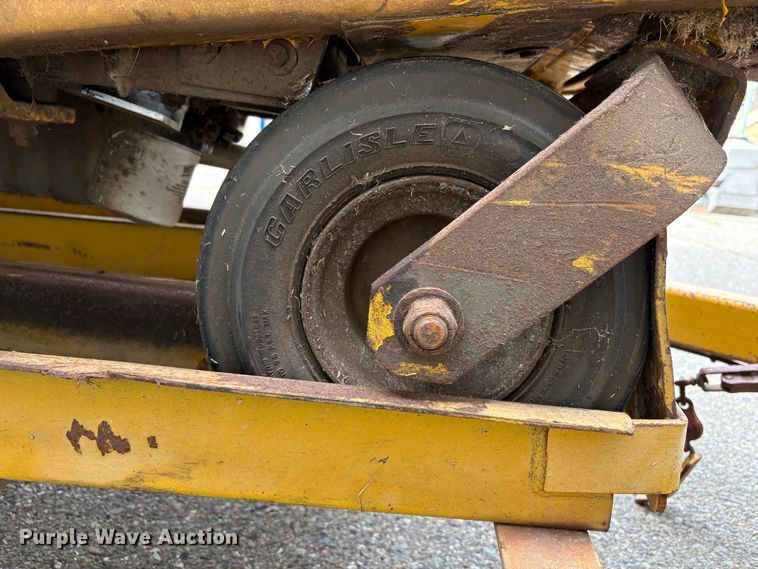 image for item EC8267 2008 Hustler 4600 ZTR lawn mower