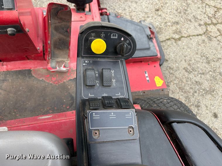image for item EC8270 2009 Toro 5900 lawn mower