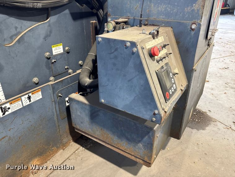 image for item EM6184 2009 Zanetis RH48200TLT asphalt cutter