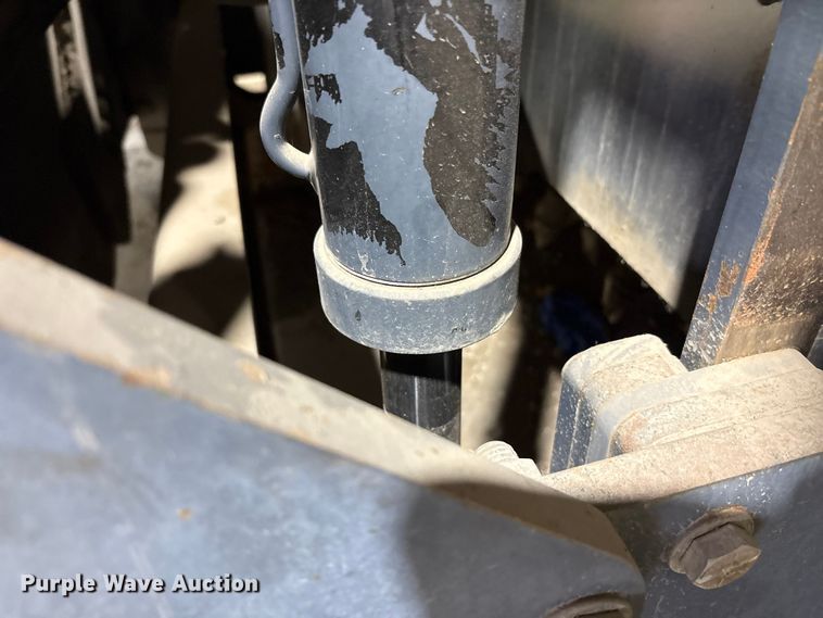 image for item EM6184 2009 Zanetis RH48200TLT asphalt cutter