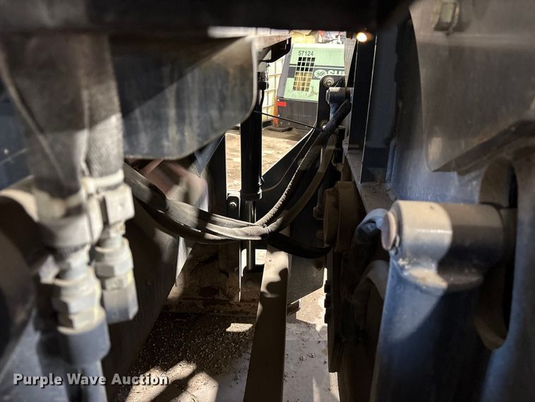 image for item EM6184 2009 Zanetis RH48200TLT asphalt cutter