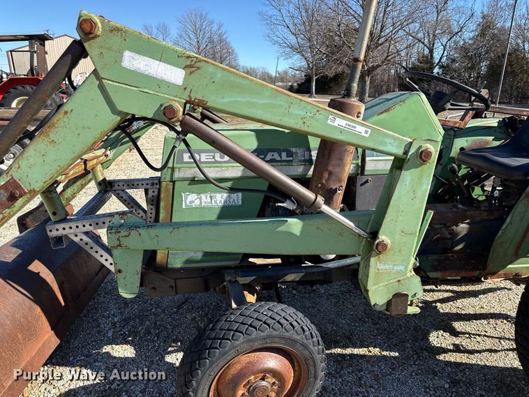 image for item EN0300 Deutz-Allis 5220 tractor