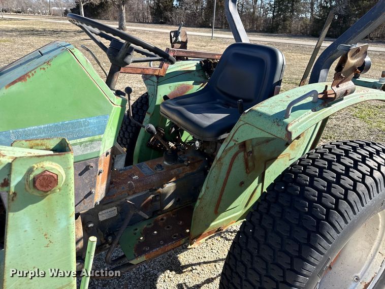 image for item EN0300 Deutz-Allis 5220 tractor