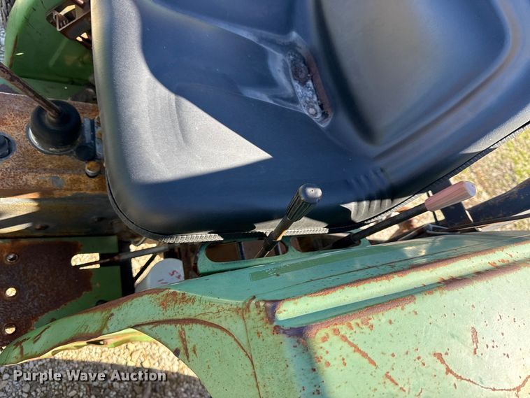 image for item EN0300 Deutz-Allis 5220 tractor