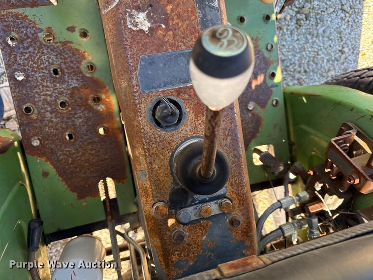 image for item EN0300 Deutz-Allis 5220 tractor