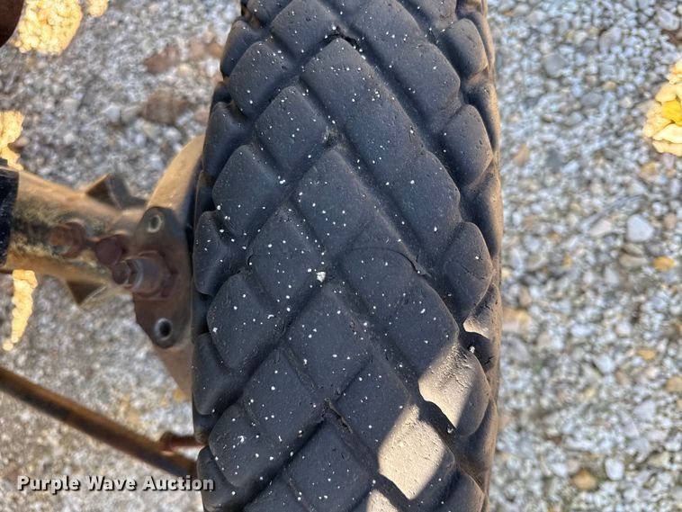 image for item EN0300 Deutz-Allis 5220 tractor