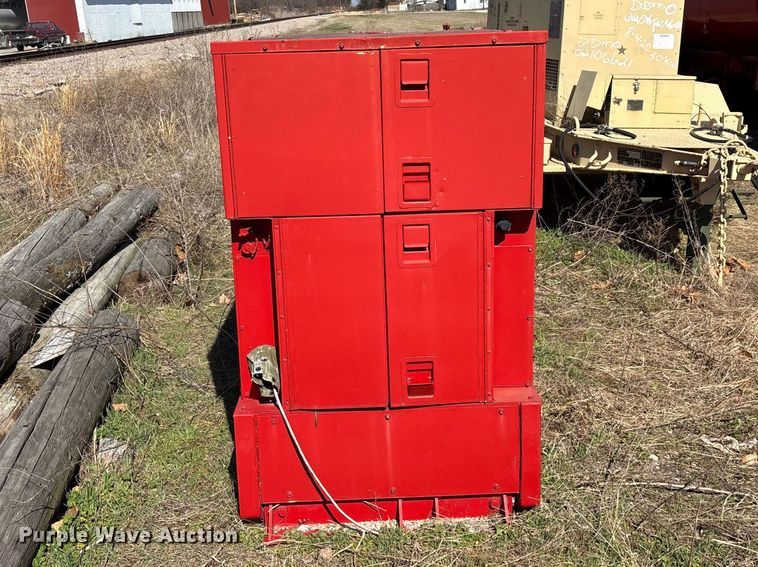 image for item EN5975 U.S. Department of Defense MEP 006A generator