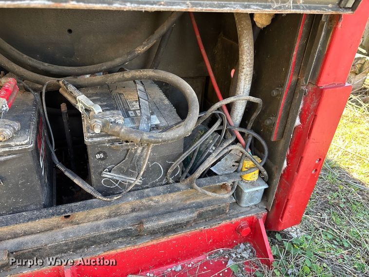 image for item EN5975 U.S. Department of Defense MEP 006A generator