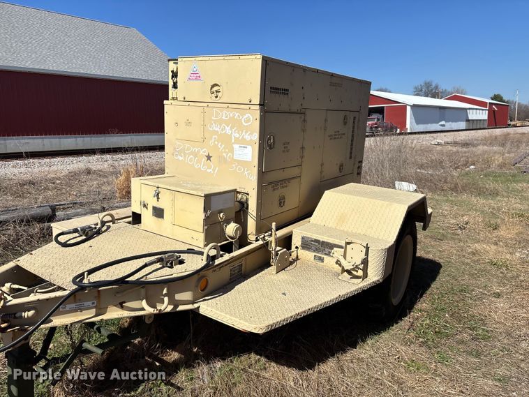 image for item EN5976 1993 U.S. Department of Defense MEP-805A generator