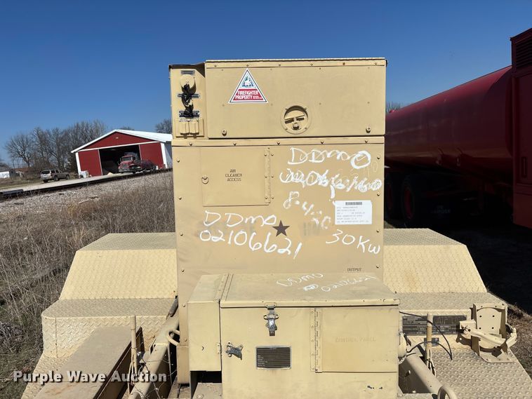 image for item EN5976 1993 U.S. Department of Defense MEP-805A generator