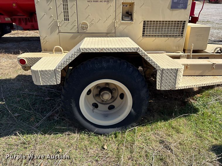 image for item EN5976 1993 U.S. Department of Defense MEP-805A generator