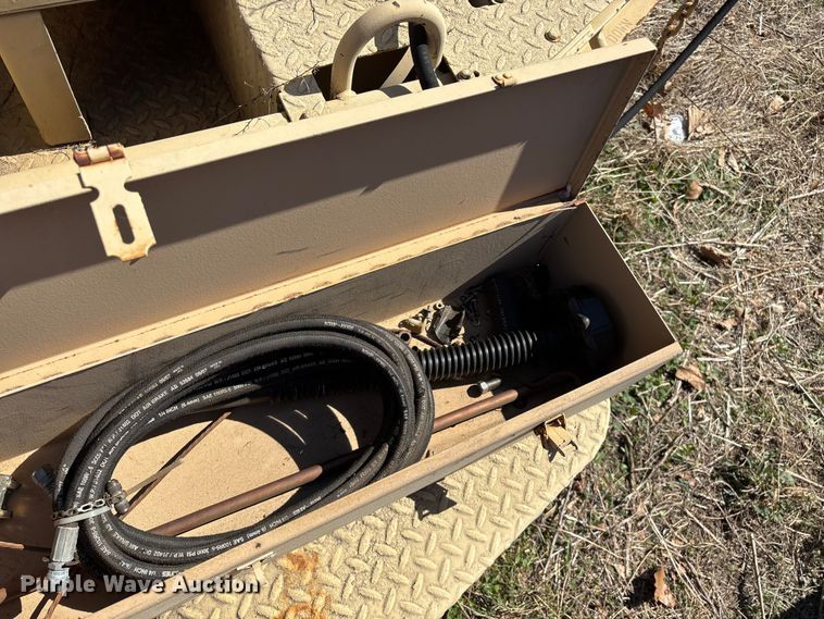 image for item EN5976 1993 U.S. Department of Defense MEP-805A generator