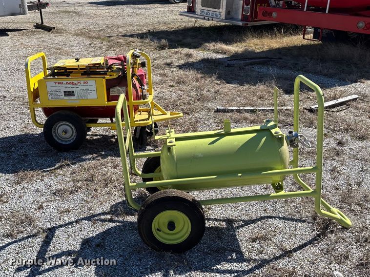 image for item EN5977 (2) fire extinguishers 