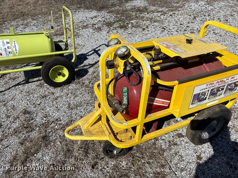 image for item EN5977 (2) fire extinguishers 