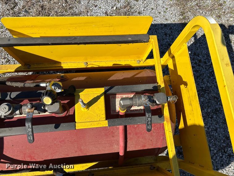 image for item EN5977 (2) fire extinguishers 