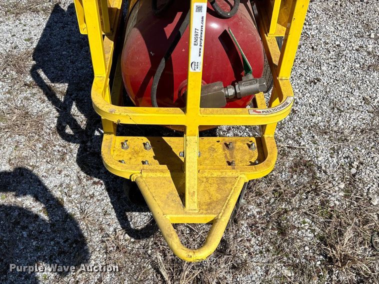 image for item EN5977 (2) fire extinguishers 