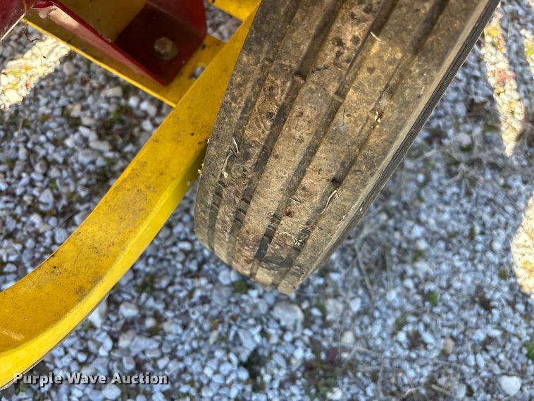 image for item EN5977 (2) fire extinguishers 