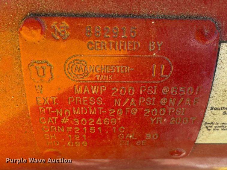 image for item EN5977 (2) fire extinguishers 