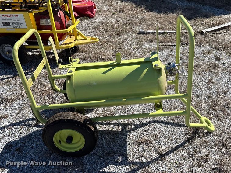 image for item EN5977 (2) fire extinguishers 