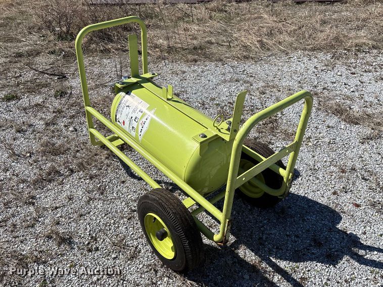 image for item EN5977 (2) fire extinguishers 