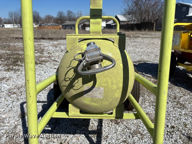 image for item EN5977 (2) fire extinguishers 