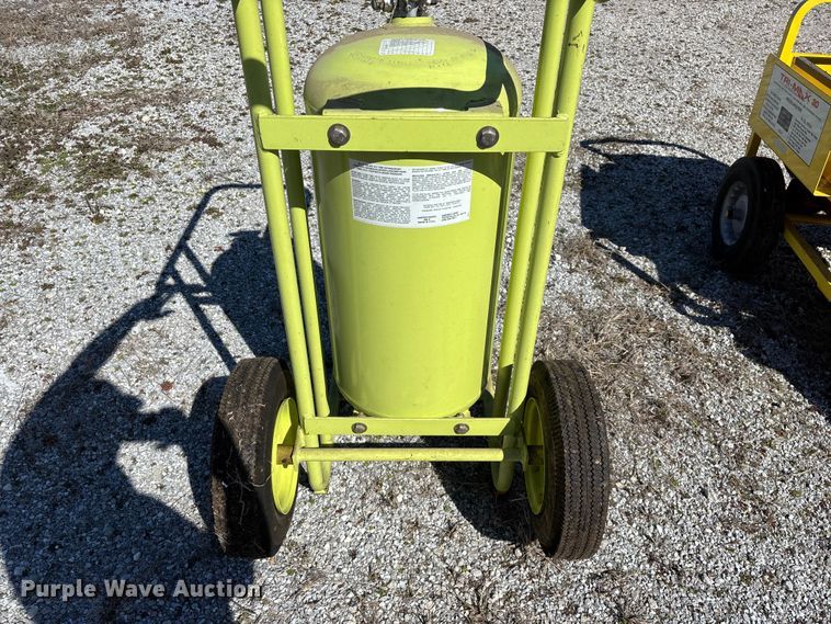 image for item EN5977 (2) fire extinguishers 