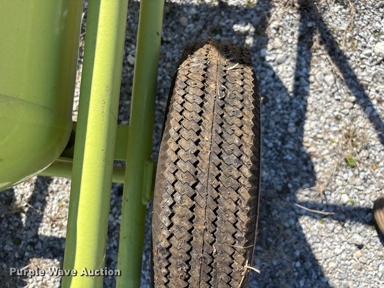 image for item EN5977 (2) fire extinguishers 