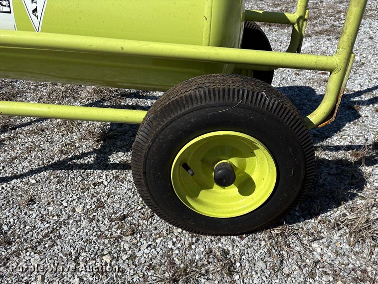 image for item EN5977 (2) fire extinguishers 