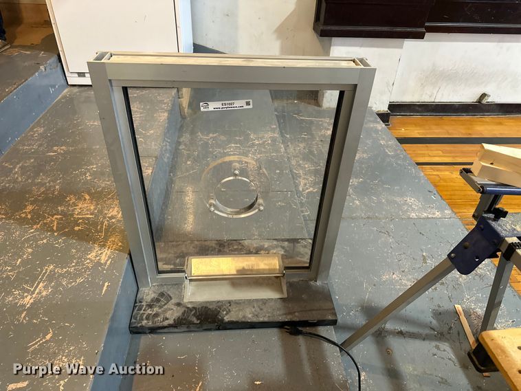 image for item ES1027 Bullet resistant window