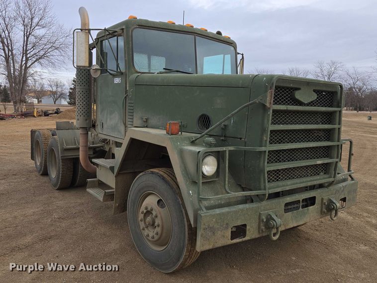 image for item ES2933 1984 AM General M915A1 semi truck