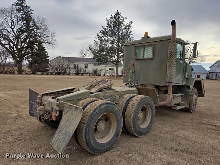 image for item ES2933 1984 AM General M915A1 semi truck