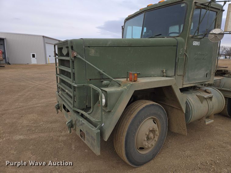 image for item ES2933 1984 AM General M915A1 semi truck