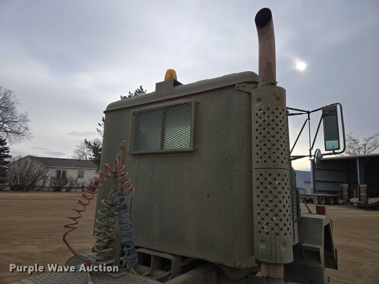 image for item ES2933 1984 AM General M915A1 semi truck