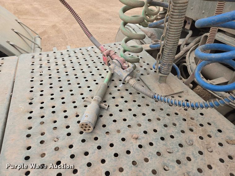 image for item ES2933 1984 AM General M915A1 semi truck